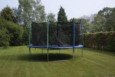 Nedgravning af trampolin