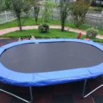 Oval trampolin